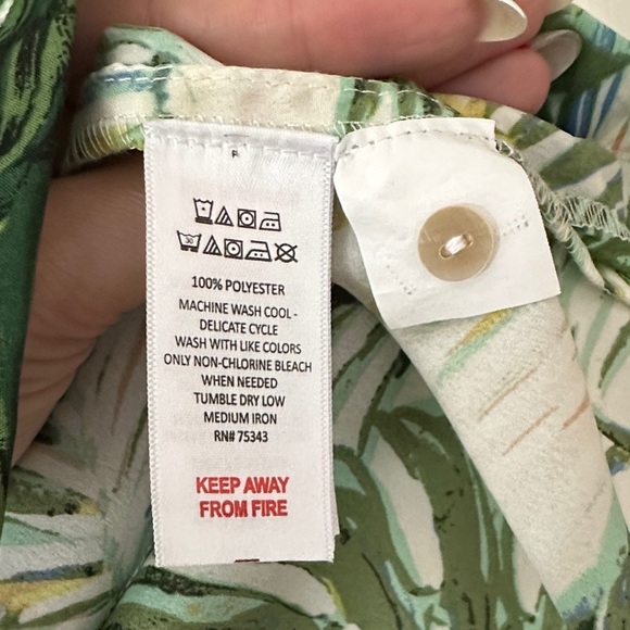 TABITHA WEBB INTIMATES | Anthropologie Tropical Leaf Print Women's Satin PJ Set - Picture 6 of 15